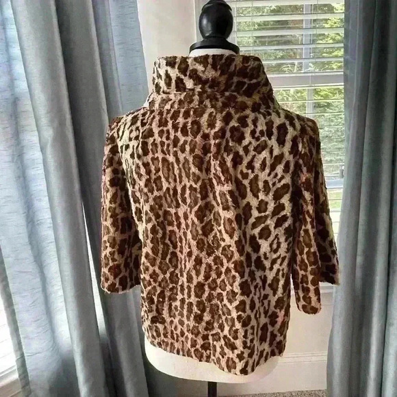 Trina Turk Animal Print Faux Fur Sweater Size Medium - Picture 8 of 10